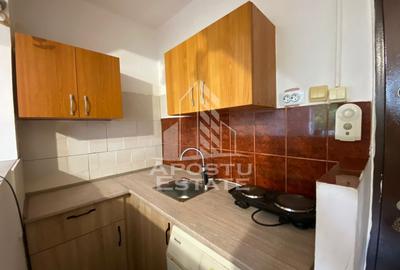 Garsonieră decomandată, mobilată în Olimpia-Stadion - 3