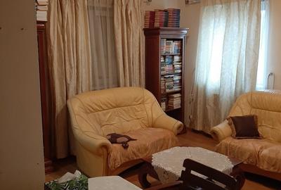 Casă cu 8 camere cu Teren 135 Mp în Drumul Taberei - 1