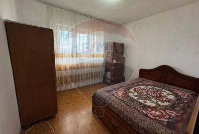 Apartament cu 3 camere in Gugesti - 2