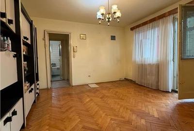2 camere l Zona Spitalul de Urgenta/ Biseria Sf. Vineri l Etaj intermediar - 2