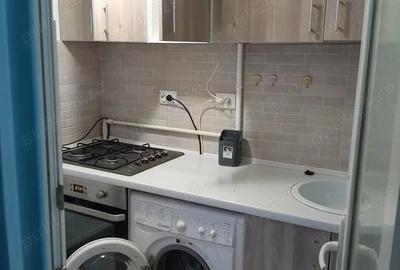 Garsonieră decomandată în Baza 3 - 5