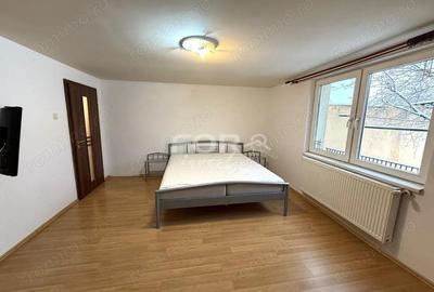 Casă cu 6 camere cu Teren 428 Mp în Iosia