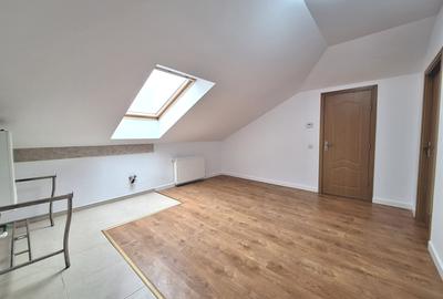 Apartament cu 4 camere semidecomandat în Florești - 2