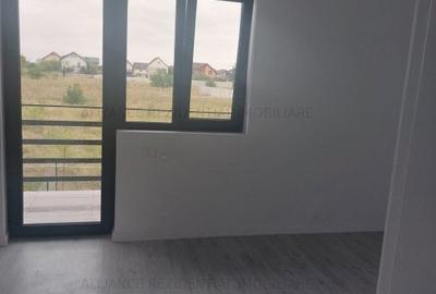 Casa,intr-un ansamblul modern,10 minute de mers pana in Bulevard. - 8