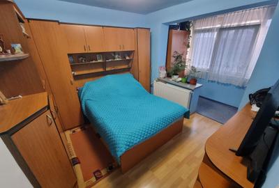 Apartament cu 4 camere decomandat în Nufărul - 3