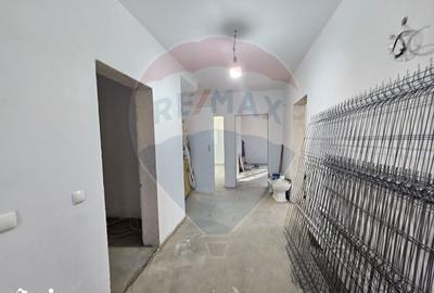 Casă cu 7 camere cu Teren 1439 Mp în Darova - 10