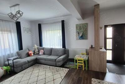 Casă cu 4 camere cu Teren 300 Mp în Central - 3