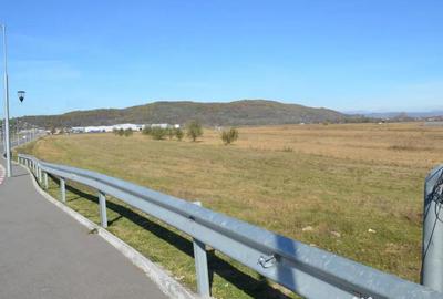 Teren de 7002 mp, în Central - 8