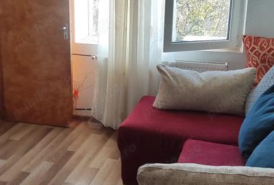 Apartament cu 3 camere semidecomandat în Târgșoru Nou - 3