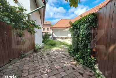 Casă cu 3 camere cu Teren 200 Mp în Central - 1