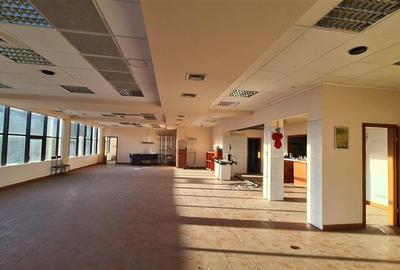 Spațiu comercial, de 250 mp, în Complex Studențesc - 3