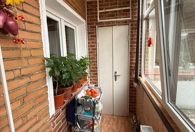 Apartament cu 2 camere transformat in 3,etaj 3, zona Ulpia - 12