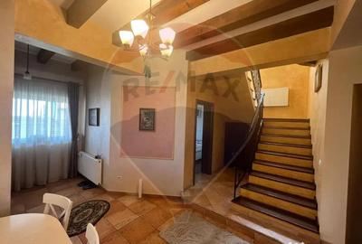 Casă cu 4 camere cu Teren 328 Mp în Golești - 8