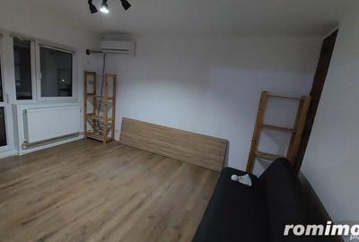 Garsonieră decomandată în Central
