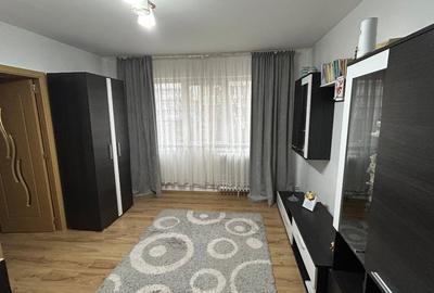 Apartament cu 3 camere în Micro III - 6