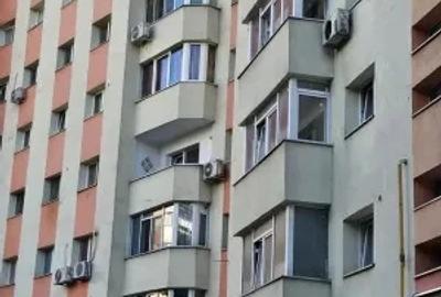 Apartament cu 4 camere decomandat în Exterior Vest