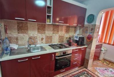 Apartament cu 2 camere, 52 mp, etaj intermediar, zona Burduj - 3