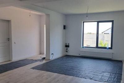 Casă cu 3 camere cu Teren 254 Mp în Central - 6
