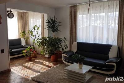 Casă cu 5 camere cu Teren 2100 Mp în Malu cu Flori - 1