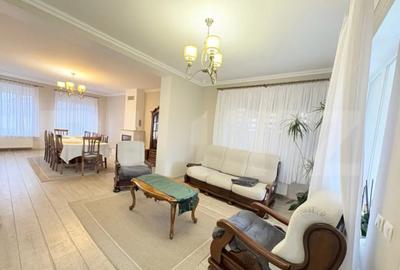 Casă cu 7 camere cu Teren 566 Mp în Nord