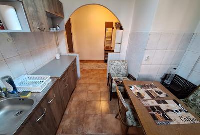 Apartament cu 2 camere semidecomandat, mobilat în Gheorgheni