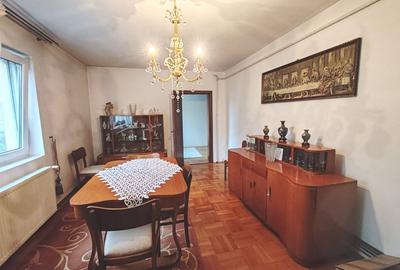 De vanzare - apartament spatios in casa, situat ultracentral - 3
