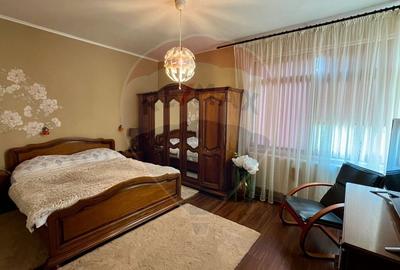 Casa de vanzare cu 280 mp si teren 1100 mp in Arcasilor Galati - 9