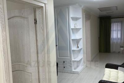 Casă cu 8 camere cu Canalizare în Central - 12
