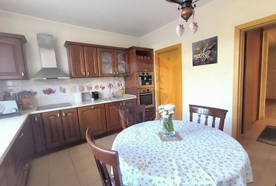 Casă cu 6 camere cu Garaj în Bună Ziua - 13