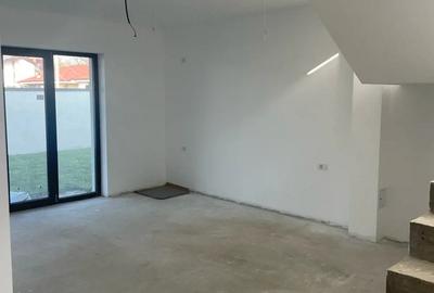 Casă cu 4 camere în Corbeanca