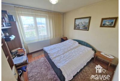 Apartament 3 camere de vanzare, str.Tudor Vladimirescu - 12