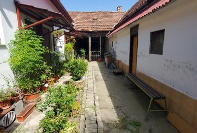 Casă cu 5 camere cu Teren 500 Mp în Aradul Nou - 1