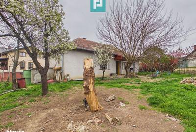 Casă cu 3 camere cu Canalizare în Central