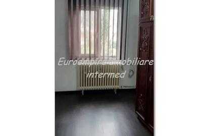 Apartament cu 2 camere semidecomandat în Km 4