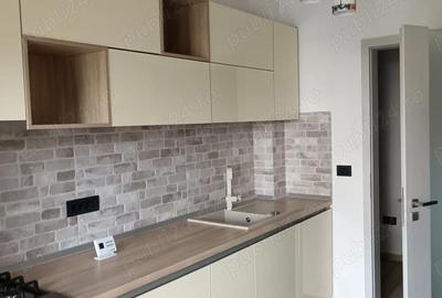 Apartament cu 3 camere decomandat în Central - 1