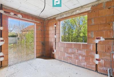 Casă individuală cu 4 camere cu Canalizare în Utvin - 3