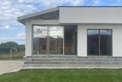 Casă cu 3 camere cu Teren 2832 Mp în Apa - 1