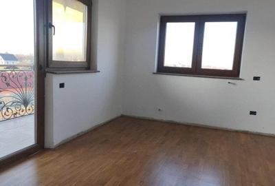 Casa finisata, teren 2500mp, Marginea - 11