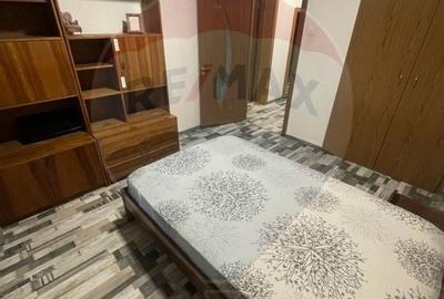 Apartament cu 3 camere de vanzare in zona Rovine - 2