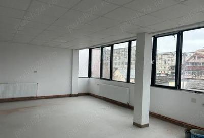 Spațiu comercial, de 180 mp, în Central - 4
