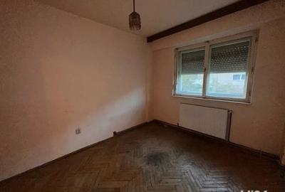 Apartament cu 3 camere de vanzare micro 16 - 3