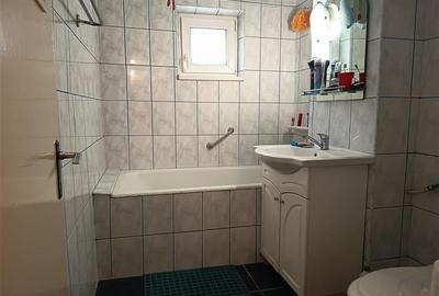 Apartament decomandat,zona de interes, potential ridicat,Calea Bucuresti,Astra,B - 13