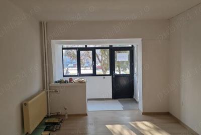 Inchiriez spatiu, 1 Mai, vizavi Confectii, scara exterioara. - 8