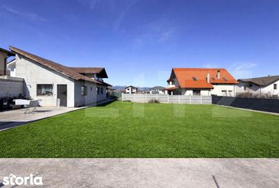 Casă cu 5 camere cu Teren 868 Mp în Micești