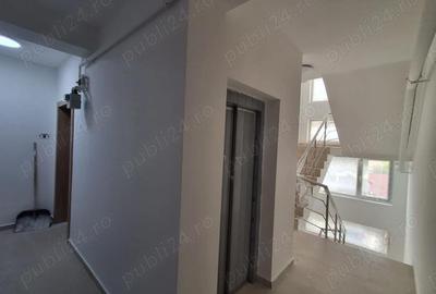 Apartament cu 3 camere semidecomandat în Central - 1