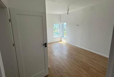 Casă cu 5 camere cu Teren 500 Mp în Miroslava - 14