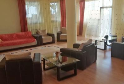 Casă cu 12 camere cu Teren 400 Mp în Micro 17 - 6