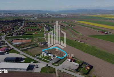 Teren de 2858 mp, în Central - 6