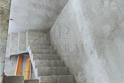 Duplex 5 camere - bucatarie inchisa - dormitor la parter - terasa mare Duplex 5 camere - bucatarie inchisa - dormitor la parter - terasa mare - 2