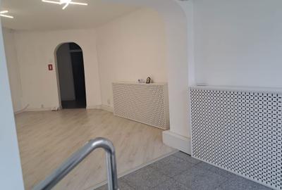Spațiu comercial, de 77 mp, în Central - 1